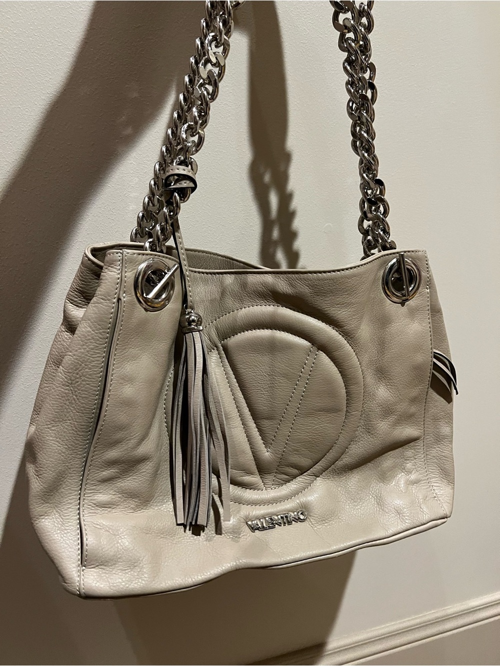 Mario Valentino Cream Leather Shoulder Tote with Silver Chain